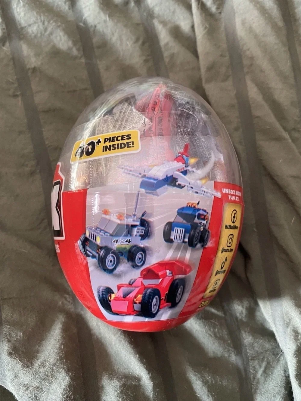 Zuru Max Mystery Builds! Kids Building Set - Red